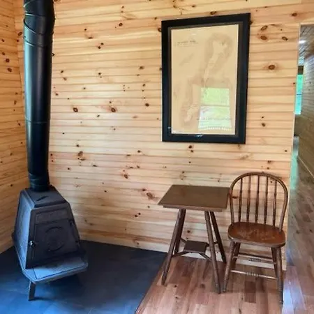 Perfect Maine Getaway In A Newly Renovated Cabin!